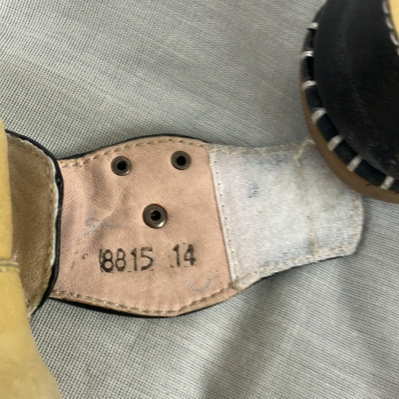 Baby size 14 leather cozy fuzzy lined Velcro tie shoes with rubber sole - Picture 6 of 15